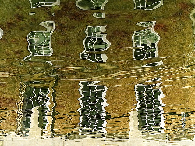 reflection Foto aitoff pixabay