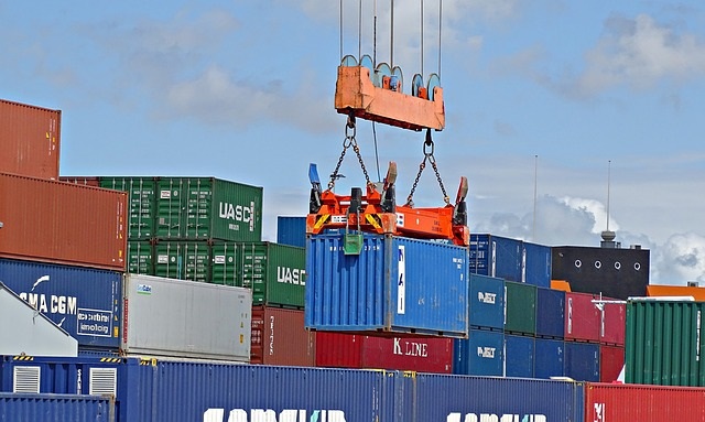 Mit dem Bild des nationalen Containers wird in der neueren Migrationsdebatte der verbreitete Neonationalismus beschrieben. Foto: Gregor/Pixabay.